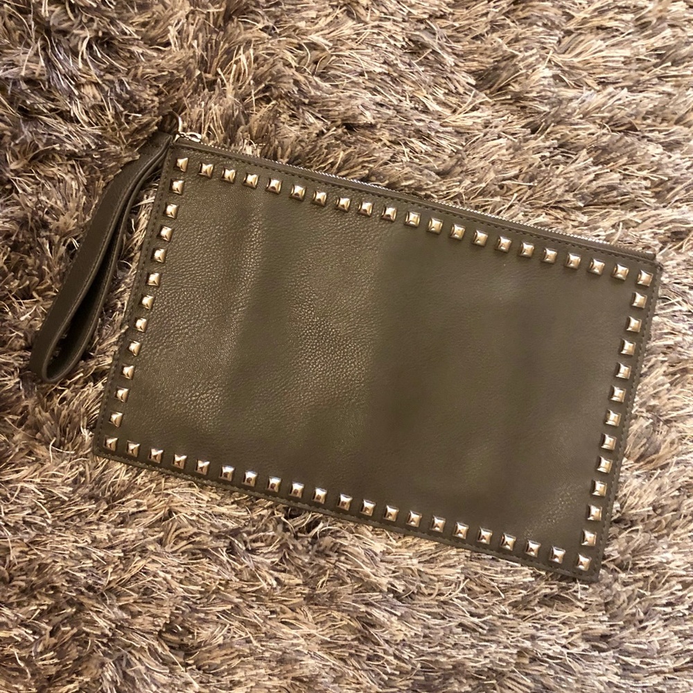 NWOT oversized wristlet